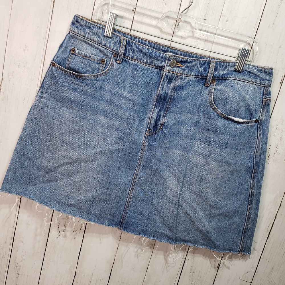 Old Navy Women's Blue Cotton Denim Raw Hem Skirt - Picture 2 of 5